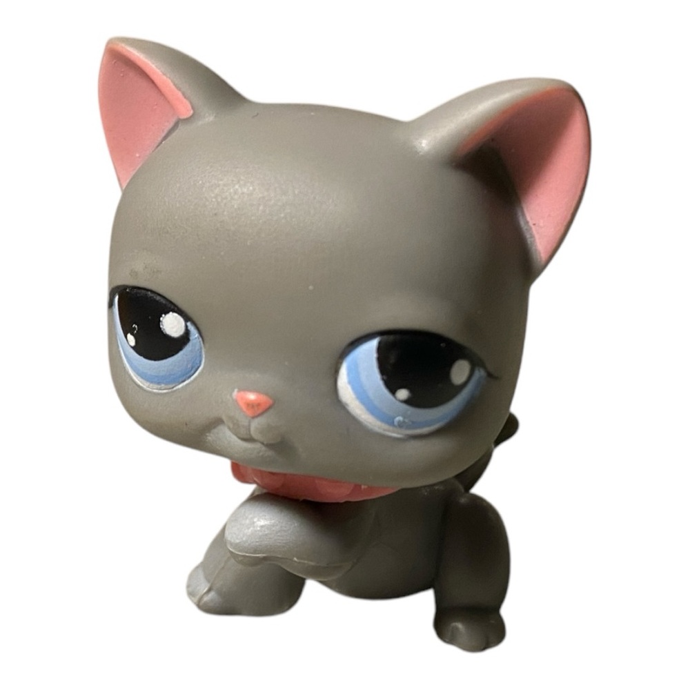 Littlest Pet Shop Grey Shorthair sitting cat- #74- LPS
